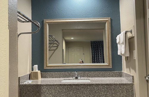 Jackson Hotel | Deluxe Inn