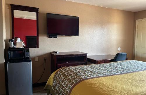 West Memphis Hotel | Deluxe Inn