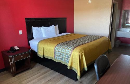 West Memphis Hotel | Deluxe Inn