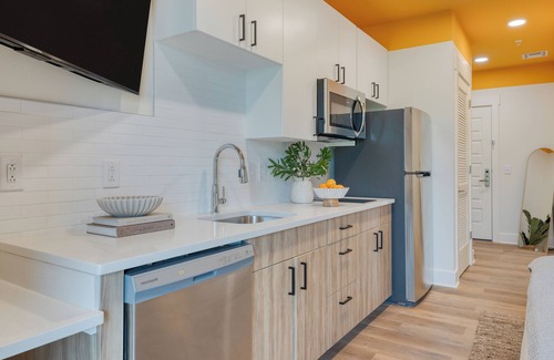 12 South Condo | Deluxe King w/Balcony | 12 South Hotel | Gilmore