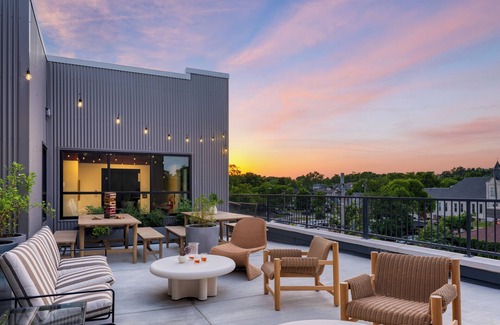 12 South Condo | Deluxe King w/Balcony | 12 South Hotel | Gilmore