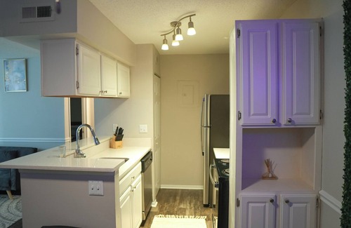 Ashbrook - Clawson Village Apartment | Deluxe Luxury & Convenience in South End Charlotte