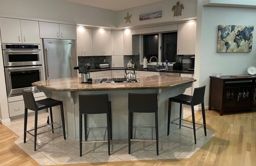 Margate City House | DELUXE Margate Beach Home with POOL, JACUZZI, & Spectacular Bay View - Sleeps 12
