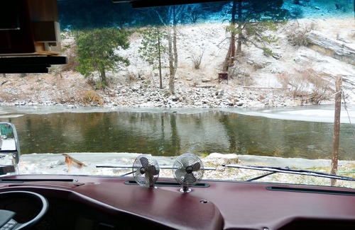 New Meadows House | Deluxe Motorhome by the River