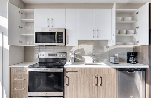 West End Apartment | Deluxe North Station Studio w/W/D & Gym, nr TD Garden, by Blueground
