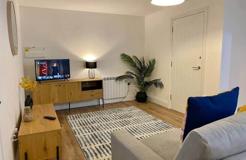 Ely Apartment | Deluxe One Bed Flat Near Ely Cathedral - Sleeps 4
