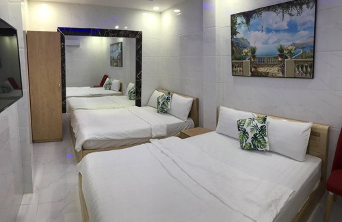 Ben Thanh Hotel | Deluxe private 2 beds 1 bath 4 guests in Hotel you and me