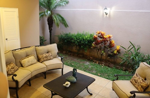 San Antonio de Belen House | Deluxe Property in Cariari