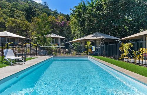 Nelly Bay Other | Deluxe Queen Tent 1