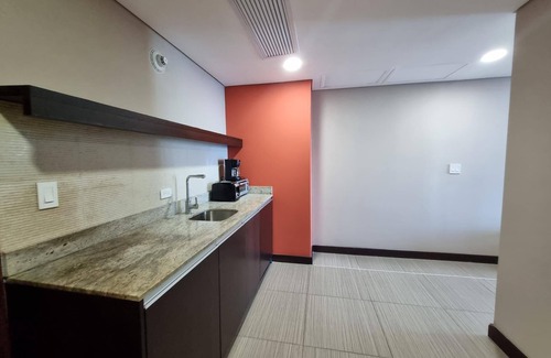Marbella Apartment | Deluxe room for rent with ocean views and balcony, Exclusive Hotel in Panama