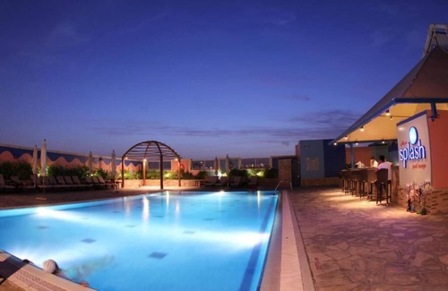 Al Qusais House | Deluxe Room In Al Qusais 3 By Luxury Bookings