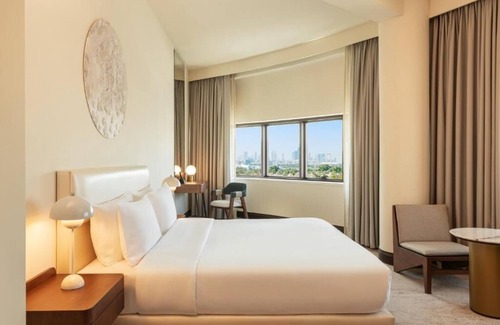 Garhoud Hotel | Deluxe Room Near Gigico Metro station By Luxury Bookings