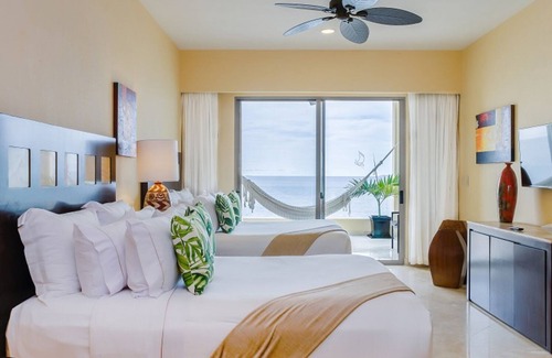 Mismaloya Resort | Deluxe RoomnUnparalleled ocean views from suite’s private terraces