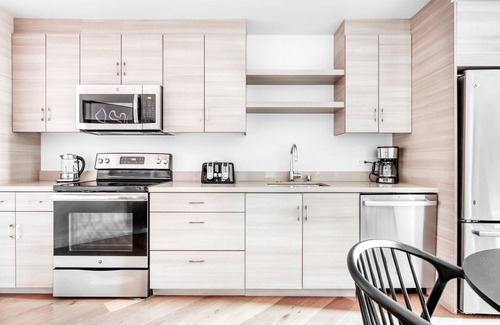 Hillsdale Apartment | Deluxe San Mateo 1BR w/Pool, Gym & W/D, nr Caltrain, by Blueground