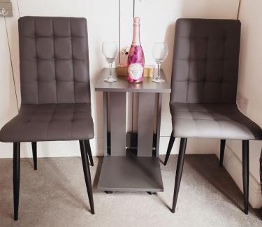 Chadwell Heath Apartment | Deluxe Spacious Apartment in Chadwell Heath, London
