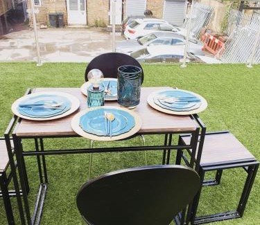 Chadwell Heath Apartment | Deluxe Spacious Apartment in Chadwell Heath, London