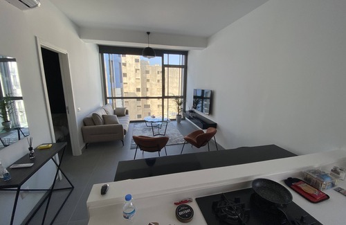 Sodeco Apartment | Deluxe Stay in Vibrant Monot 22/24 Electricity