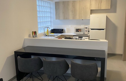 Sodeco Apartment | Deluxe Stay in Vibrant Monot 22/24 Electricity