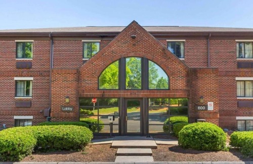 Cary Apartment | Deluxe Studio at Extended Stay Cary 6