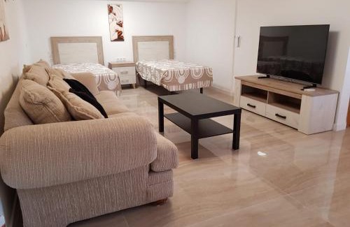 Torrequebrada House | DELUXE Studio ATHOS 50 MP Garden patio BENALMADENA Golf & Beach