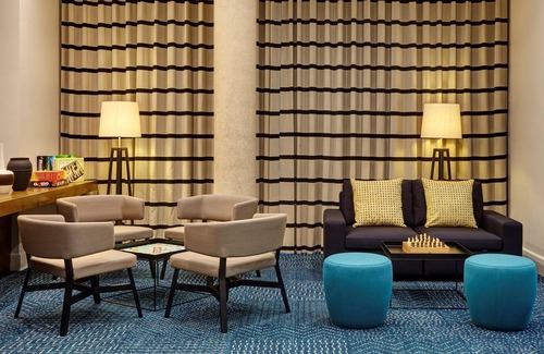 Prince's Apartment | Deluxe Studio in London | Complimentary Breakfast Buffet + On-Site Business Centre