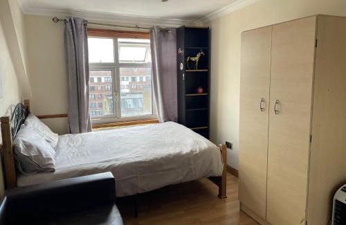 Shacklewell Apartment | Deluxe Studio in Stoke Newington