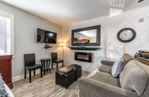 Truckee House | Deluxe Studio Partial Lake View #125 at Donner Lake Village