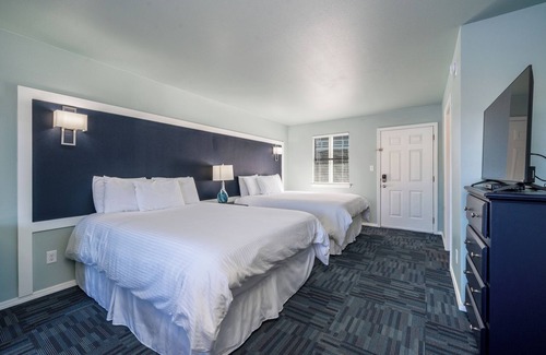 Rockwell Hotel | Deluxe Studio Suite, 2 Queen Beds, Lake View, Ground Floor