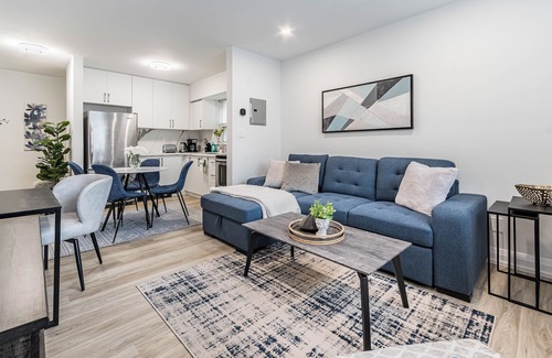 Port Credit Apartment | Deluxe Suite, Free Parking, Port Credit Lakeshore