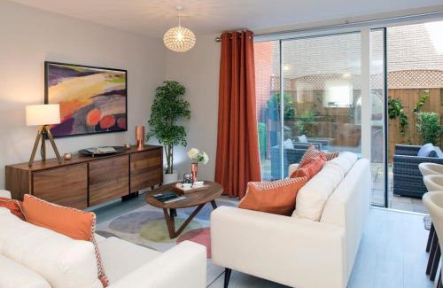 Saint Paul's House | Deluxe Townhouse Next to Cabot Circus