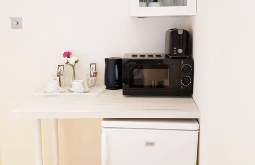 Ponders End Bed & Breakfast | DELUXE TWIN/KING ROOM