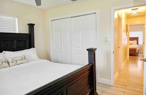 Bahama Reef House | Delva’s Place- Gated 2 Bedroom Pet Friendly