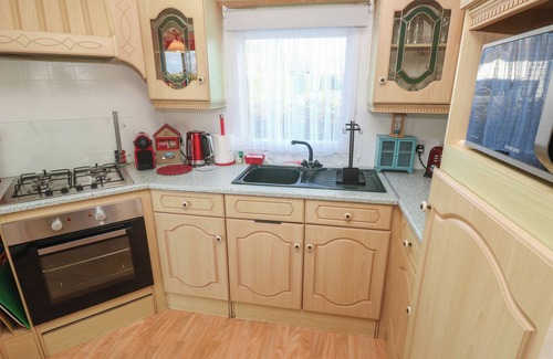 Carnbrea Cottage | DEMELZAS RETREAT, country holiday cottage, with pool in Redruth