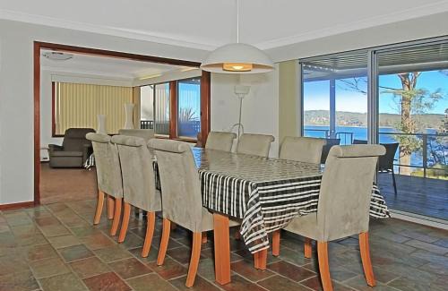 Denhams Beach House | Denham Avenue Whole House Beachside Escape