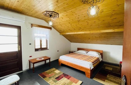 Gjirokaster House | Denis - Private Rooms Guesthouse Gjirokastra