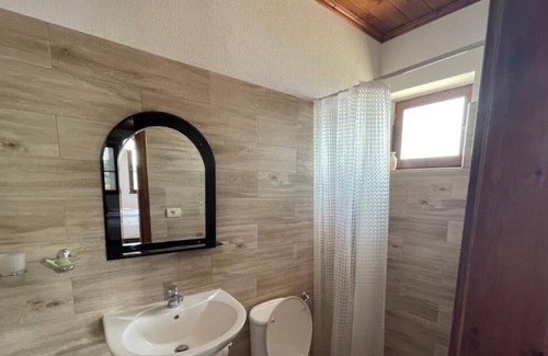Gjirokaster House | Denis - Private Rooms Guesthouse Gjirokastra