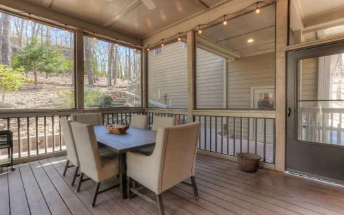 Big Canoe House | Dennys Caribou Lodge -Dog Friendly Stone Fireplace King Suites