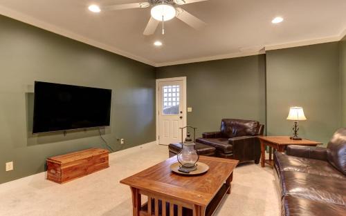 Big Canoe House | Dennys Caribou Lodge -Dog Friendly Stone Fireplace King Suites
