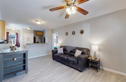 East Colfax House | Denver 2 King Beds Updated Cozy Upper Unit