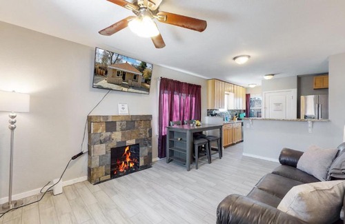 East Colfax House | Denver 2 King Beds Updated Cozy Upper Unit