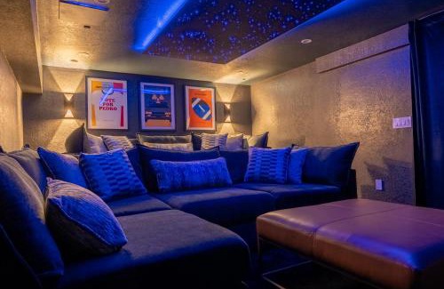 Castlewood House | Denver Luxe Funhouse, Hot Tub, Mini Golf, Theater