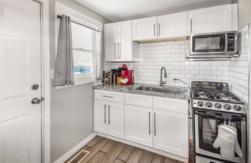 Dupont Condo | Denver Updated Cute Home-Near Concert and Sports
