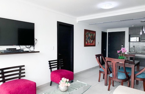 Simon Bolivar Apartment | Depa piso alto frente al mall del sol