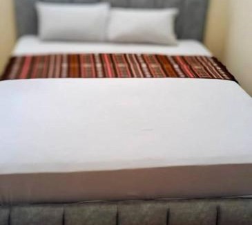 Puerto Baquerizo Moreno Apartment | Departamento a pocos pasos de la playa con AC, WiFi, 2 habitaciones, 2 baños completos, 4 camas y cocina equipada en el centro de San Cristóbal cerca de bares y restaurantes