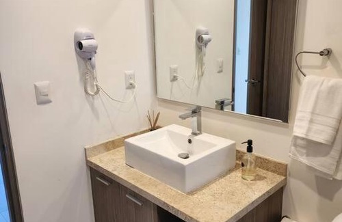 Queretaro Apartment | Departamento Avant-Garde Alberca + Gimnasio