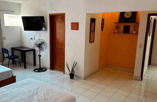 Tuxtla Gutierrez Apartment | Departamento Casa Amarilla con aire acondicionado