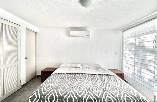 Caleta Apartment | Departamento con alberca y vista al mar.