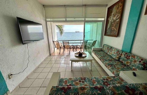 Manzanillo Apartment | Departamento con vista al mar.