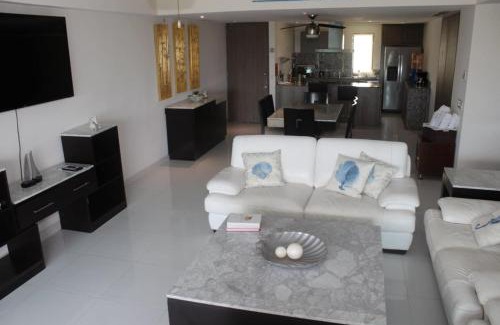Granjas del Marques Apartment | Departamento en Diamante Acapulco para 10 personas