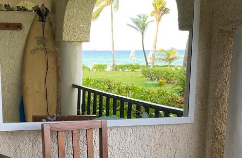 Playacar Fase I Apartment | Departamento frente al mar con dos recámaras y seguridad 24 h a dos cuadras de la Quinta Avenida